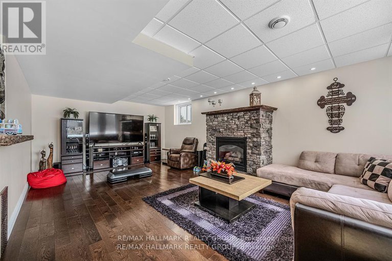 29021052/699-ballycastle-crescent/riverside-south/ottawa/ontario/K1X0A4_30