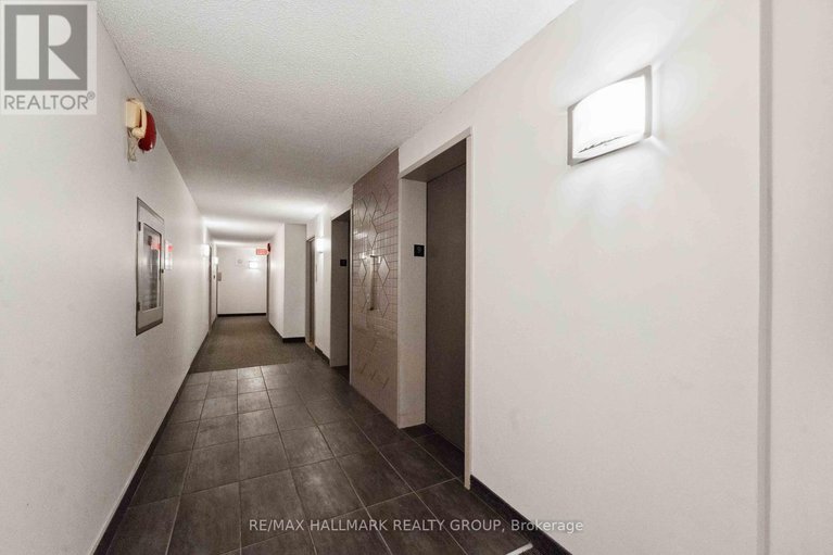 28414762/158c-mcarthur-avenue-s/vanier/ottawa/ontario/K1L8E7_4