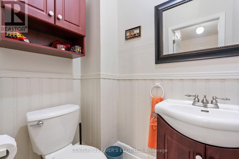 28632376/12084-lakeshore-drive/morrisburg/south-dundas/ontario/K0C1X0_16