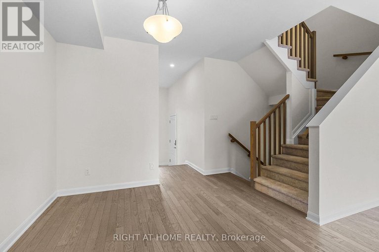 28565193/958-athenry-court/half-moon-bay/ottawa/ontario/K2J7E1_10