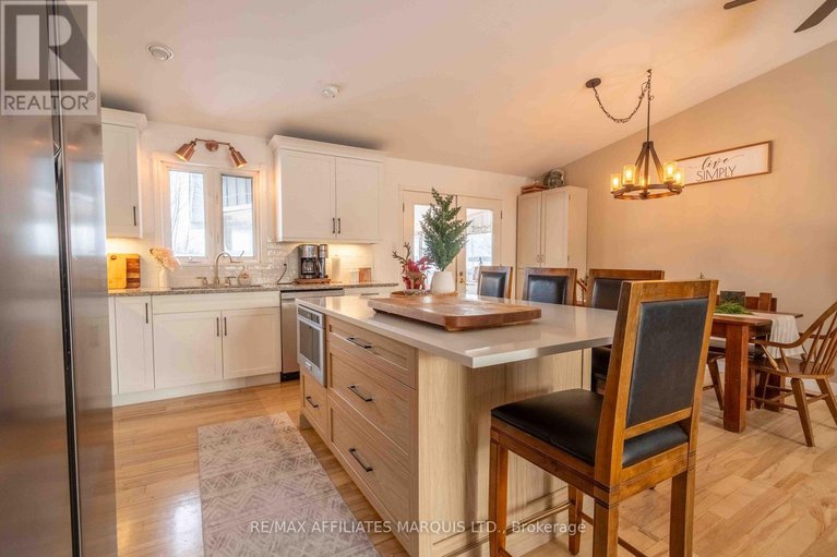 29189101/4239-county-rd-11-road/south-stormont-osnabruck-twp/south-stormont/ontario/K7R3L2_8