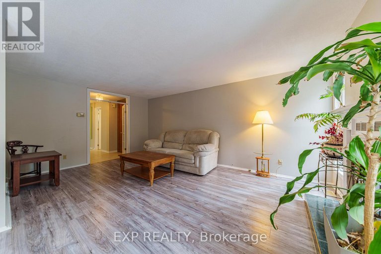 29614402/31-coolspring-crescent/borden-farmstewart-farmcarleton-heightsparkwood-hills/ottawa/ontario/K2E7M9_9