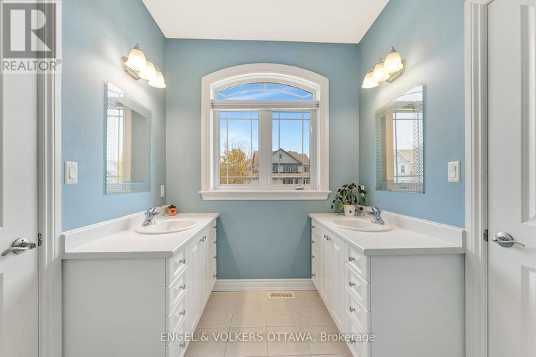 28911705/2-beechgrove-gardens/stittsville-south/ottawa/ontario/K2S1R1_24
