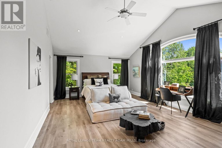 28557941/2330-summerside-drive/manotick-east-to-manotick-station/ottawa/ontario/K4M1B4_31