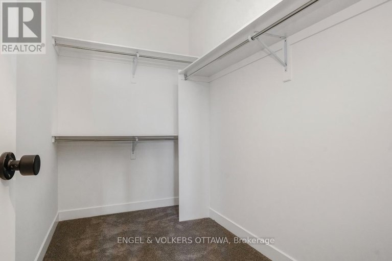 29008801/2006-allegrini-terrace/emerald-meadowstrailwest/ottawa/ontario/K2S2S7_37