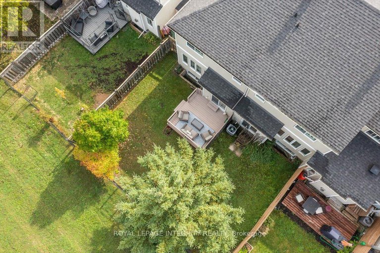 28906811/2018-winsome-terrace/fallingbrookgardenway-south/ottawa/ontario/K4A4Y4_3