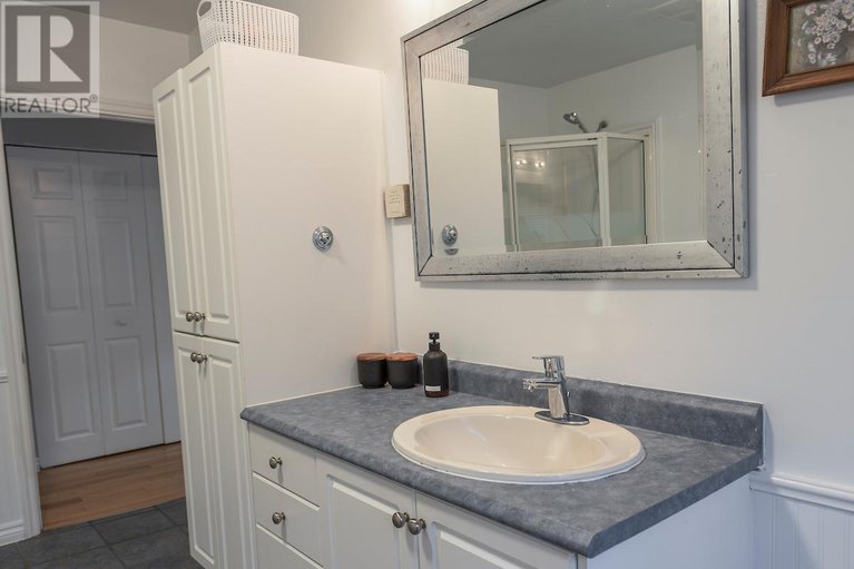 29261166/875-usborne-street/mcnabbraeside-twps/mcnabbraeside/ontario/K0A1G0_28