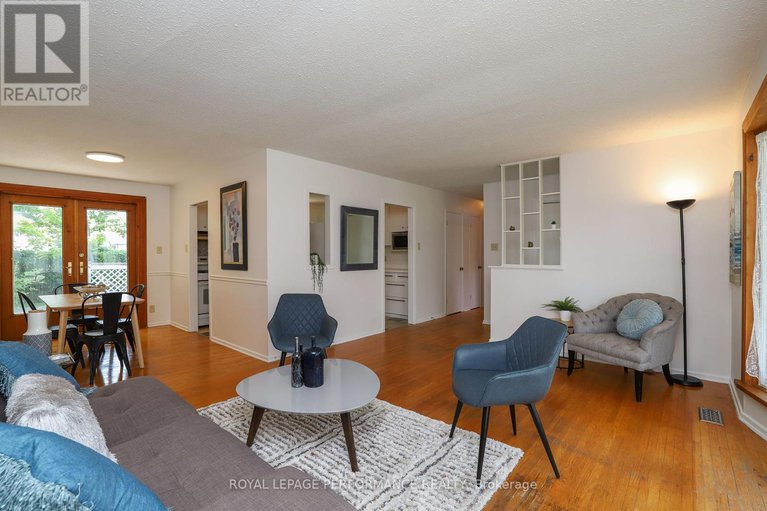 28611578/45-keewatin-crescent/borden-farmstewart-farmcarleton-heightsparkwood-hills/ottawa/ontario/K2E5S2_8