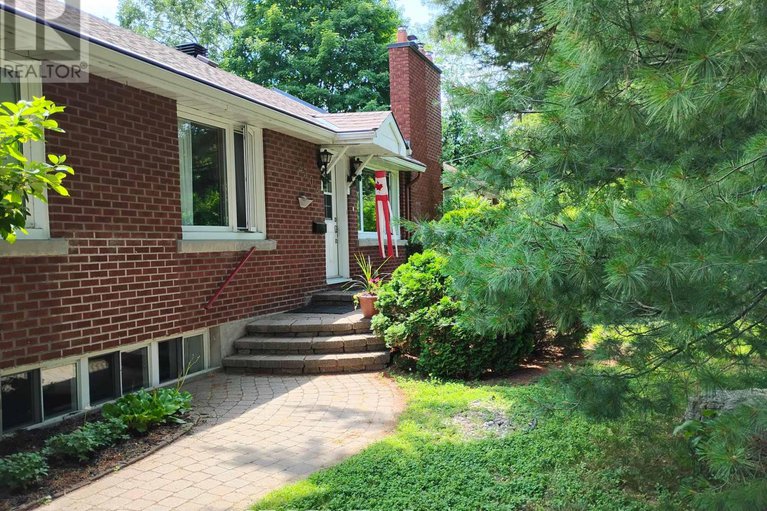 29429679/2302-lawn-avenue/woodroffe/ottawa/ontario/K2B7B4_14