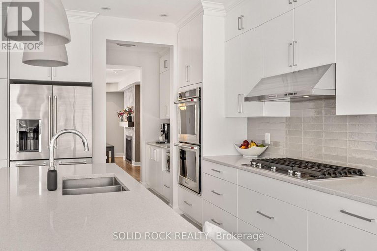 29234213/242-shinleaf-crescent/mer-bleuebradley-estatesanderson-park/ottawa/ontario/K1W0J2_14