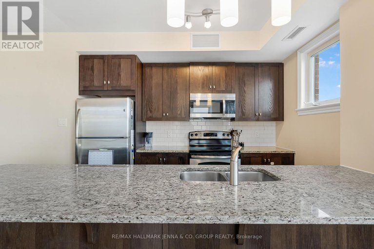 28198482/201-140-guelph-private/kanata-lakesheritage-hills/ottawa/ontario/K2T0J2_16