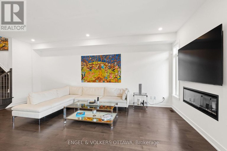 29134549/1047-hydrangea-avenue/riverside-southgloucester-glen/ottawa/ontario/K4M0L5_8