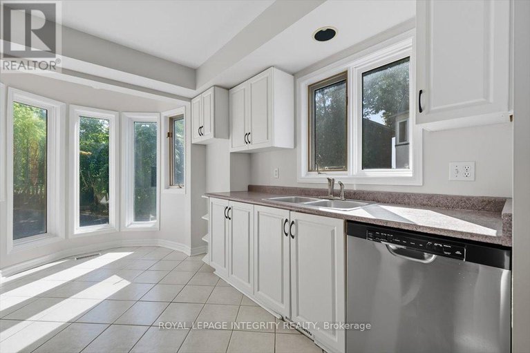 29035387/4-2949-richmond-road/britannia-heights/ottawa/ontario/K2B6S6_8