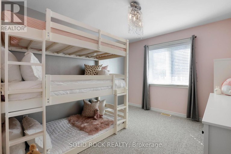 29434004/62-evelyn-powers-private-n/stittsville-south/ottawa/ontario/K2S0E1_23