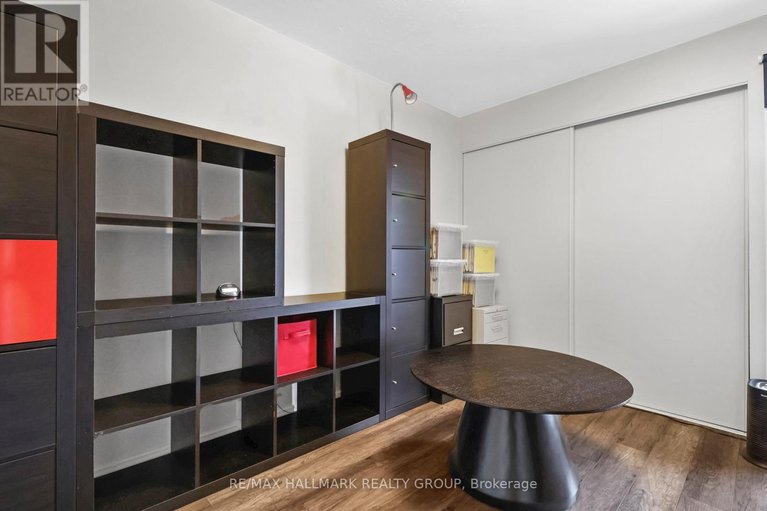 29211588/3205-uplands-drive/hunt-club-woods/ottawa/ontario/K1V9T3_22