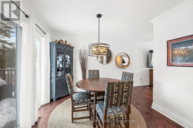 29404237/28-maplehill-way/manotick-village-manotick-estates/ottawa/ontario/K2C3H1_17