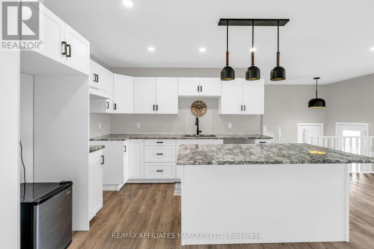 28328340/18222-patrick-street/south-glengarry-charlottenburgh-twp/south-glengarry/ontario/K0C2J0_13
