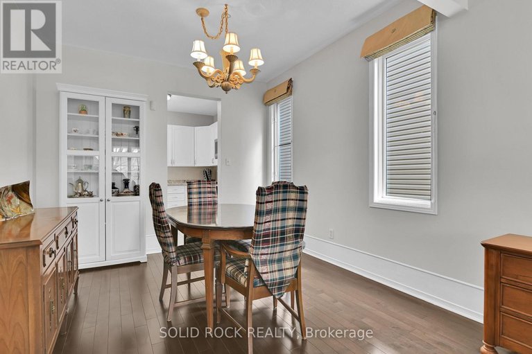 28372403/1824-mccallum-drive/fallingbrookgardenway-south/ottawa/ontario/K4A3T7_8