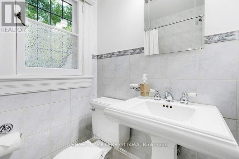 28886489/386-ashbury-road/rockcliffe/ottawa/ontario/K1M0R8_14