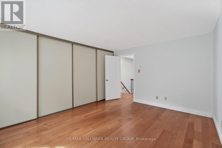 29360556/b-6746-jeanne-darc-boulevard-n/convent-glen-north/ottawa/ontario/K1C6E9_32