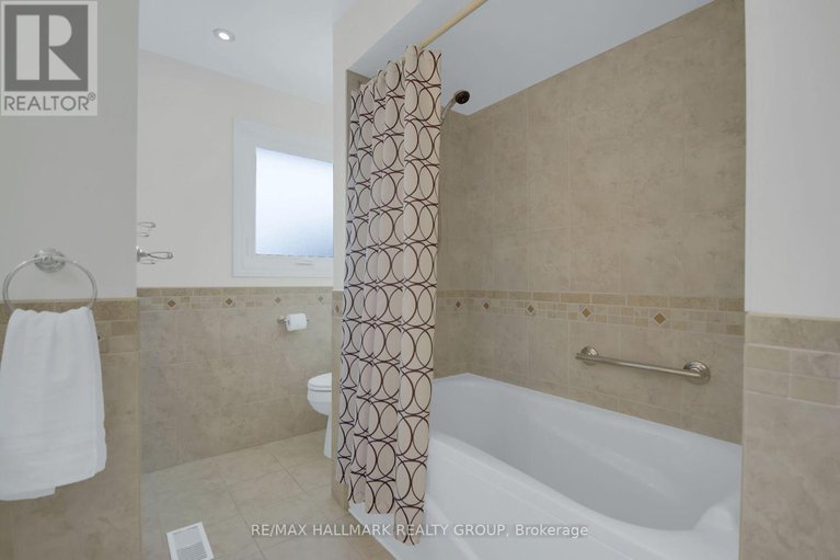 28723074/51-charkay-street/borden-farmstewart-farmcarleton-heightsparkwood-hills/ottawa/ontario/K2E5N5_40