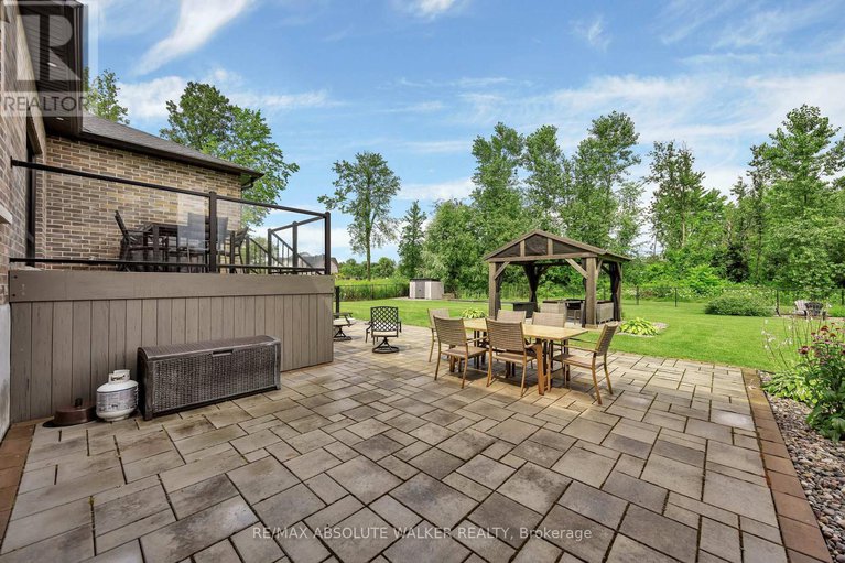 27990192/700-mcmanus-avenue/manotick-village-manotick-estates/ottawa/ontario/K4M0B2_33