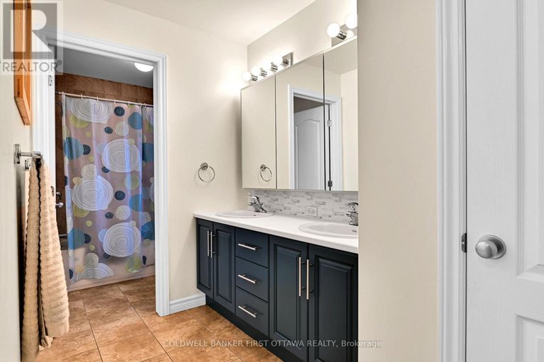 29066355/1878-montmere-avenue/notting-hillsummerside/ottawa/ontario/K4A0L7_25