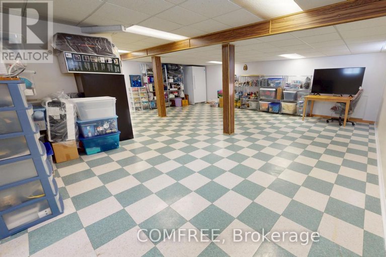 28379569/25-seguin-street/cardinal-heights/ottawa/ontario/K1J6P4_23