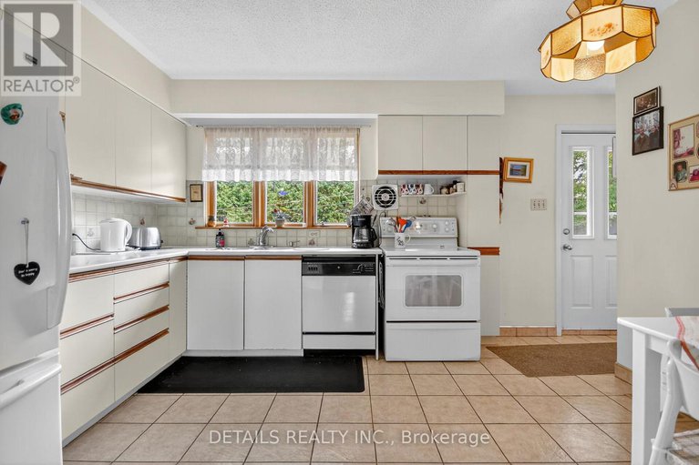 28920514/101-hilliard-avenue/city-viewskylinefisher-heightsparkwood-hills/ottawa/ontario/K2E6C5_12