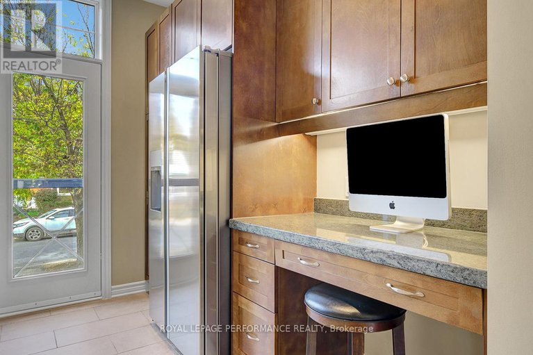 29013155/318-iona-street/westborohampton-park/ottawa/ontario/K1Z7B9_8