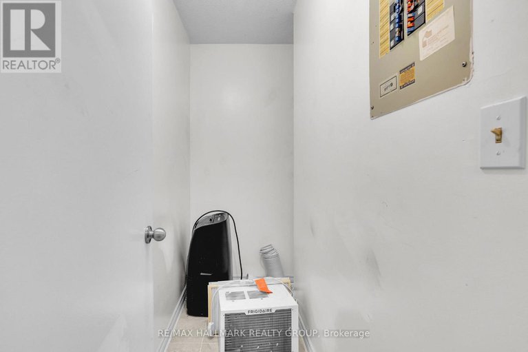 29242070/f-3070-councillors-way/blossom-parkleitrim/ottawa/ontario/K1T2S6_35