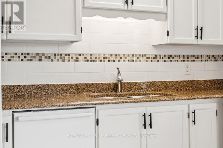 29029572/8-gillespie-crescent/hunt-club-woods/ottawa/ontario/K1V9X8_20