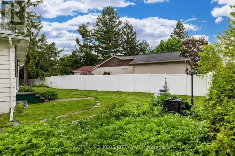 28349600/1960-alta-vista-drive/faircrest-heights/ottawa/ontario/K1H7K8_33