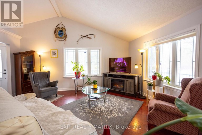 29607384/2468-gagne-road/clarencerockland-twp/clarence-rockland/ontario/K0A2A0_8