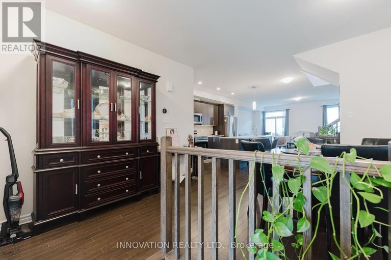 28915711/25-atop-lane/blossom-parkkemp-parkfindlay-creek/ottawa/ontario/K1X1G6_7