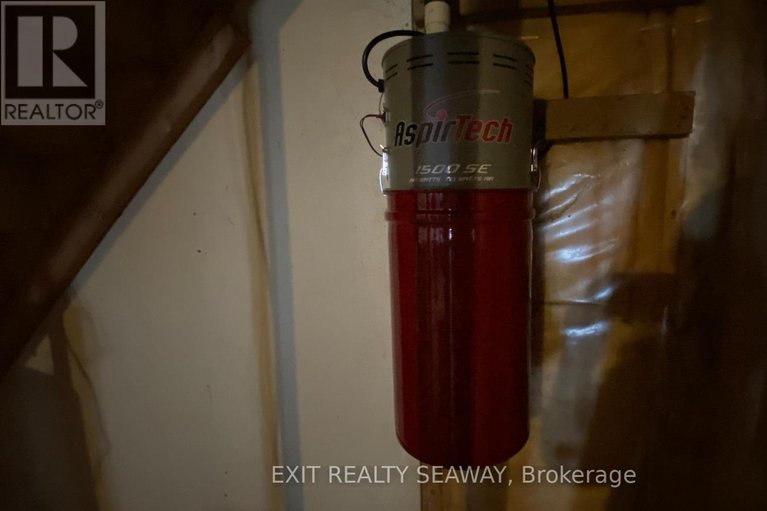 29385962/16825-county-rd-15-road/moose-creek/north-stormont/ontario/K0C1W0_39