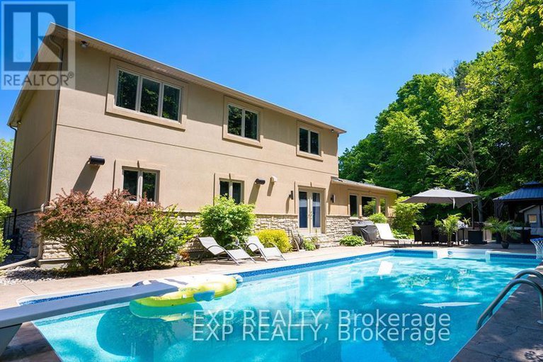 28643712/17-chesswood-court/pineglencountry-place/ottawa/ontario/K2E7E3_37