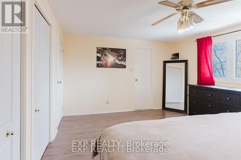 28238313/4-parklane-court/blackburn-hamlet/ottawa/ontario/K1B3H2_17