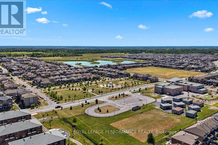 29413614/416-rochefort-circle/avalon-west/ottawa/ontario/K4A0M8_40