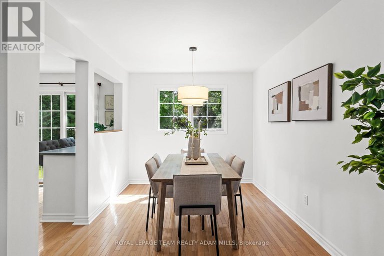 28517736/1205-st-moritz-court/convent-glen-north/ottawa/ontario/K1C2B2_10