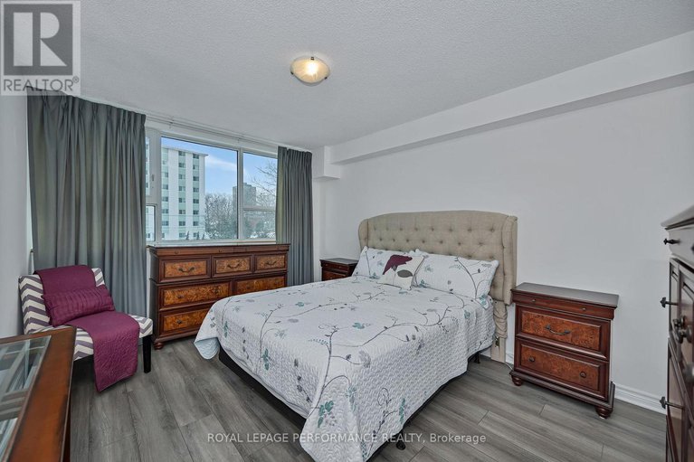 29274551/303-555-brittany-drive/viscount-alexander-park/ottawa/ontario/K1K4C5_18