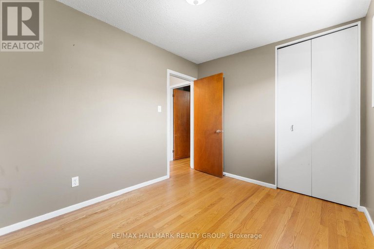 28943105/2437-tupper-avenue/hawthorne-meadows/ottawa/ontario/K1G1G6_17