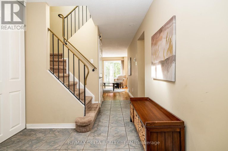 28889907/334-omer-lacasse-avenue/queenswood-heights-south/ottawa/ontario/K1E2X8_10