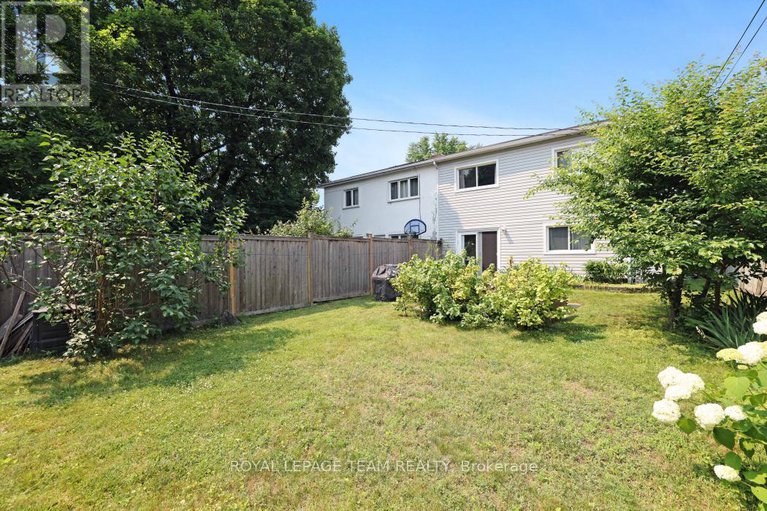 28576790/807-maplecrest-avenue/mckellar-heightsglabar-park/ottawa/ontario/K2A2Z7_32