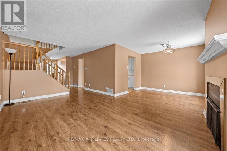 29094492/1938-ashmont-street/chapel-hill/ottawa/ontario/K1C7B9_6