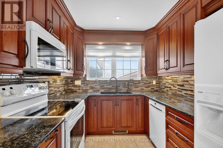 29582128/1050-plante-drive/hunt-clubwestern-community/ottawa/ontario/K1V9E6_12