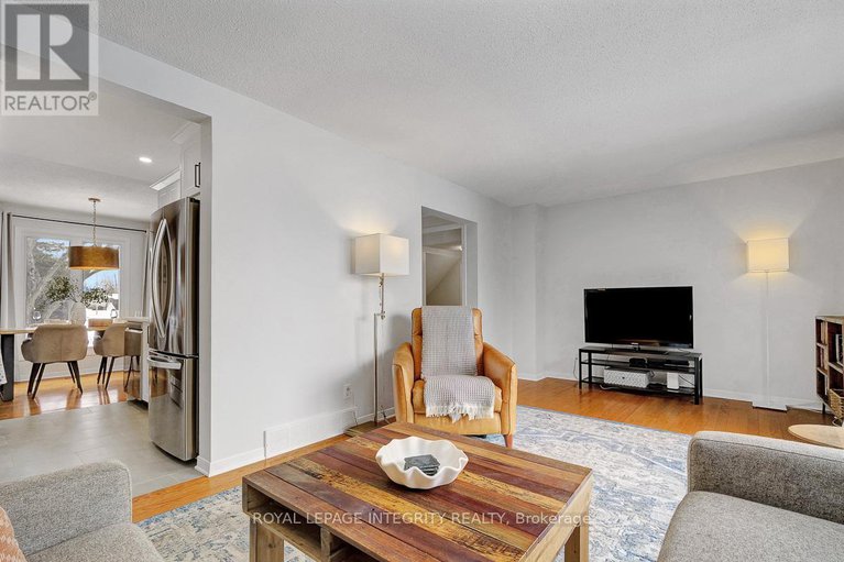 29428716/318-dalehurst-drive/tanglewood/ottawa/ontario/K2G4E4_15