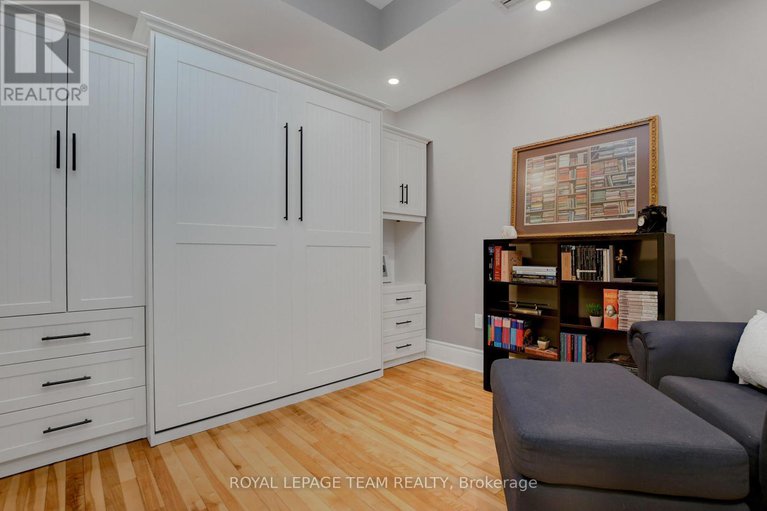 28932482/102-400-mcleod-street/ottawa-centre/ottawa/ontario/K2P1A6_16