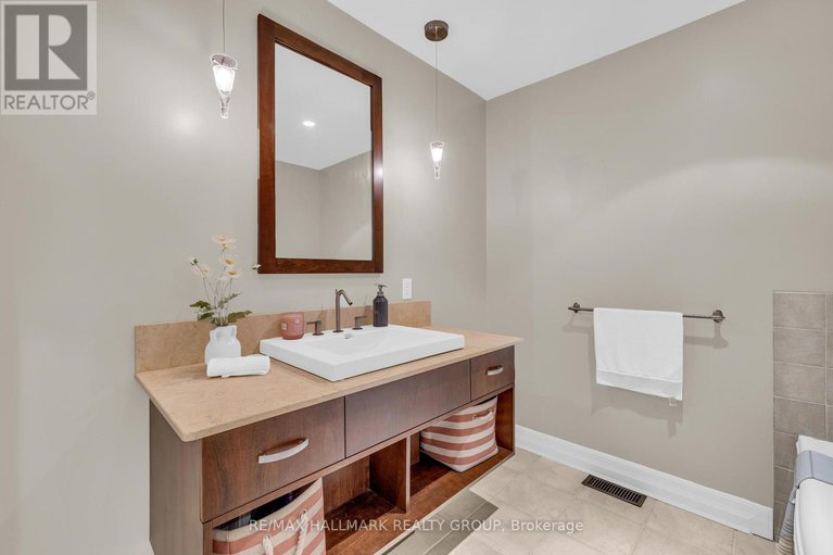 28251358/15-marwood-court/stonebridge/ottawa/ontario/K2J5G1_28