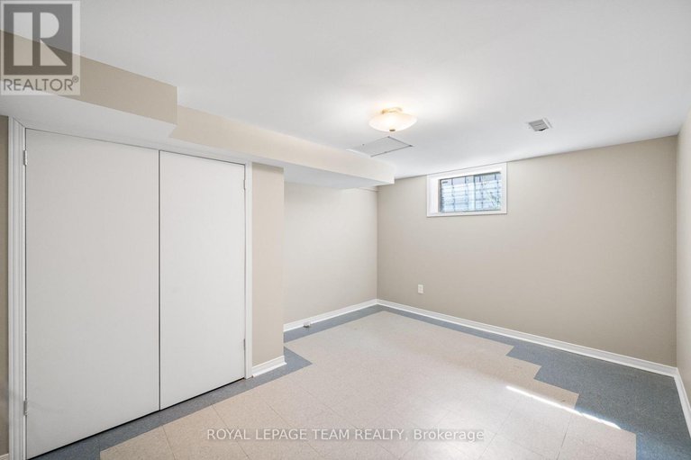 28939974/3-millbrook-crescent/city-viewskylinefisher-heightsparkwood-hills/ottawa/ontario/K2E5B6_35